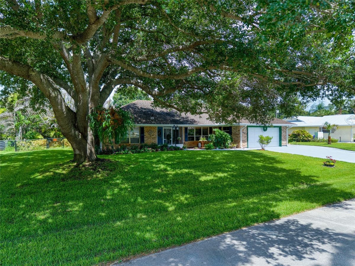 465 11TH AVENUE — photo 4 of 64