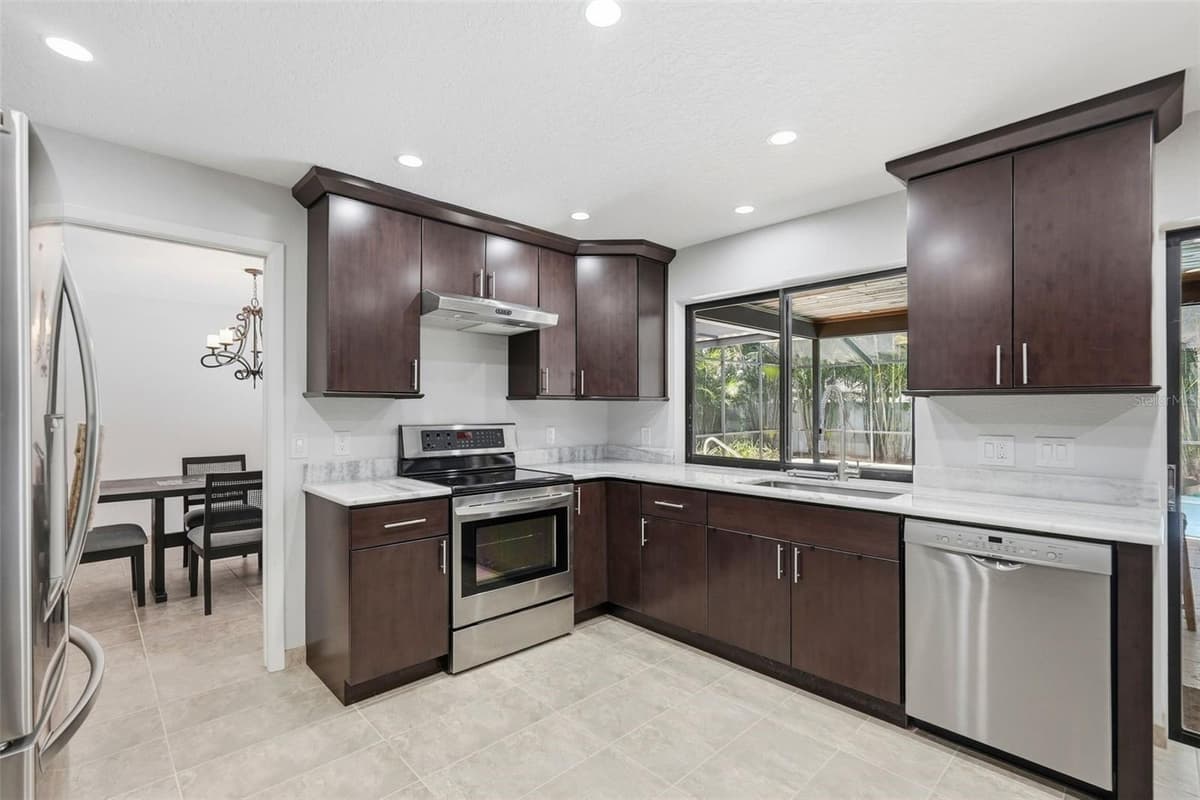 707 KNOLLWOOD DRIVE — photo 11 of 49