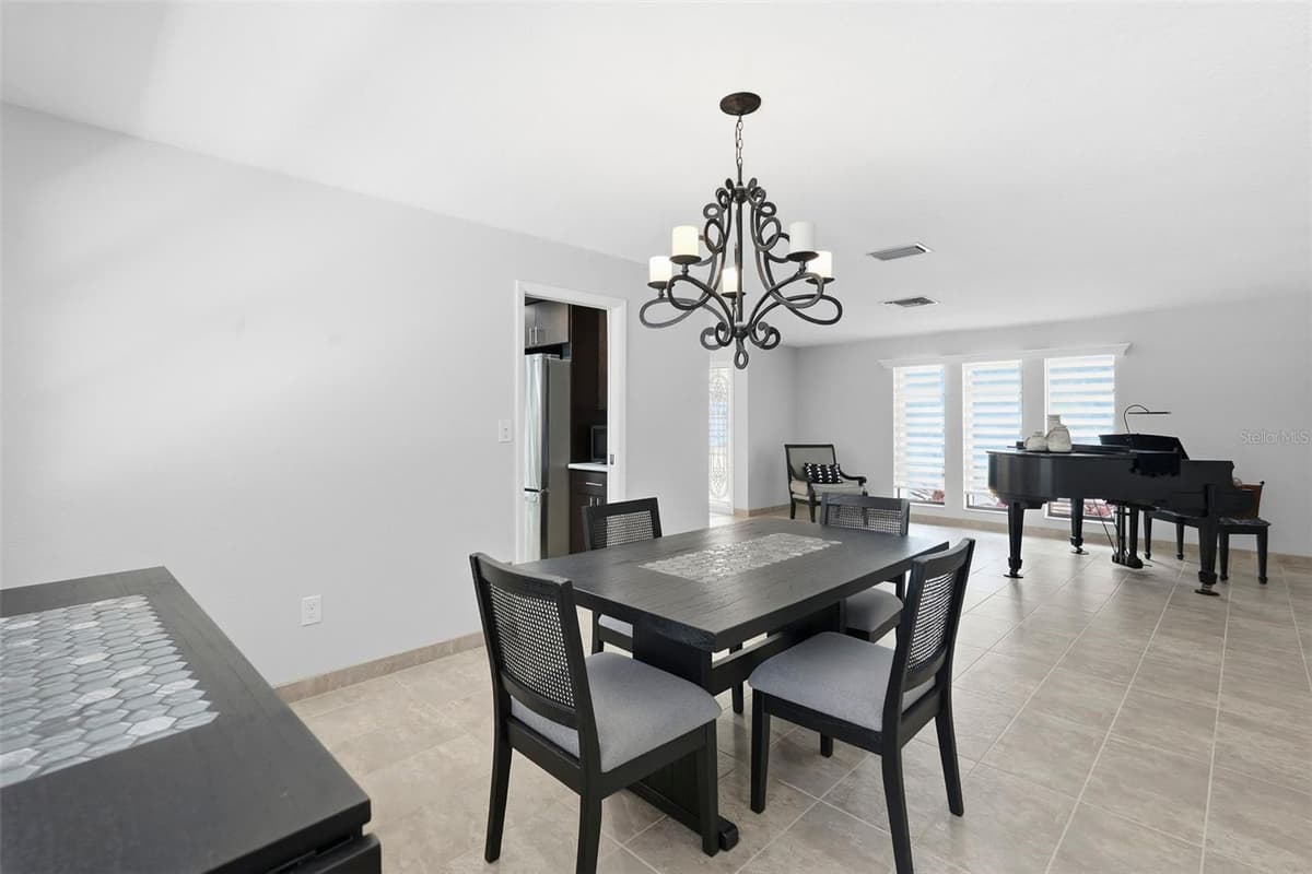 707 KNOLLWOOD DRIVE — photo 8 of 49