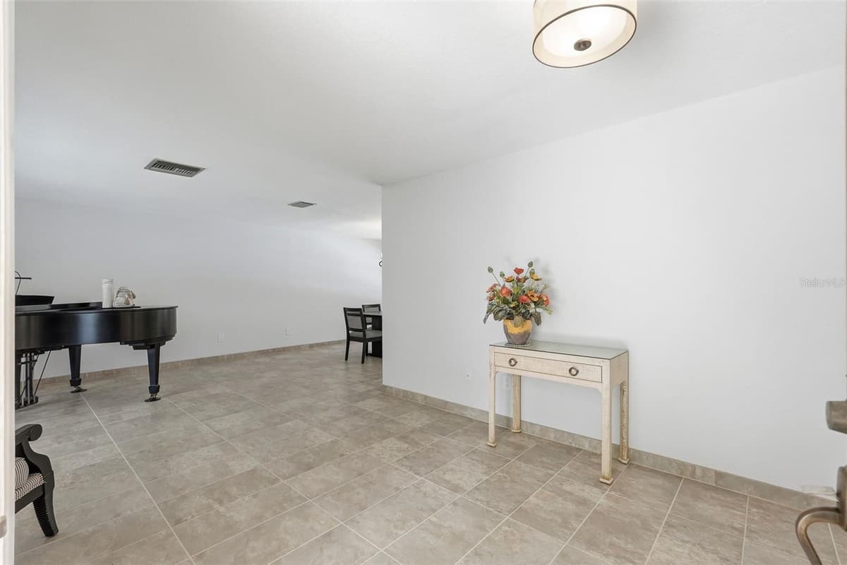 707 KNOLLWOOD DRIVE — photo 5 of 49