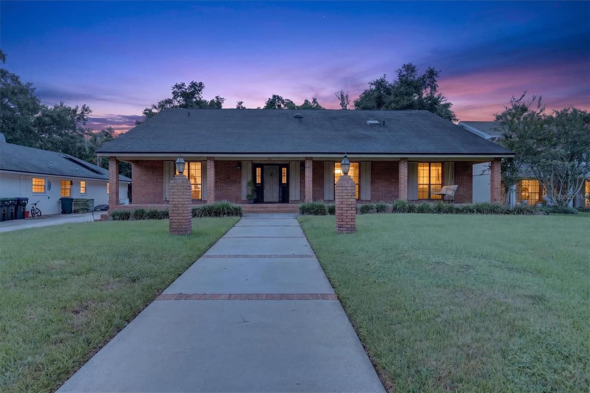 306 OAK ESTATES DRIVE — photo 1 of 70
