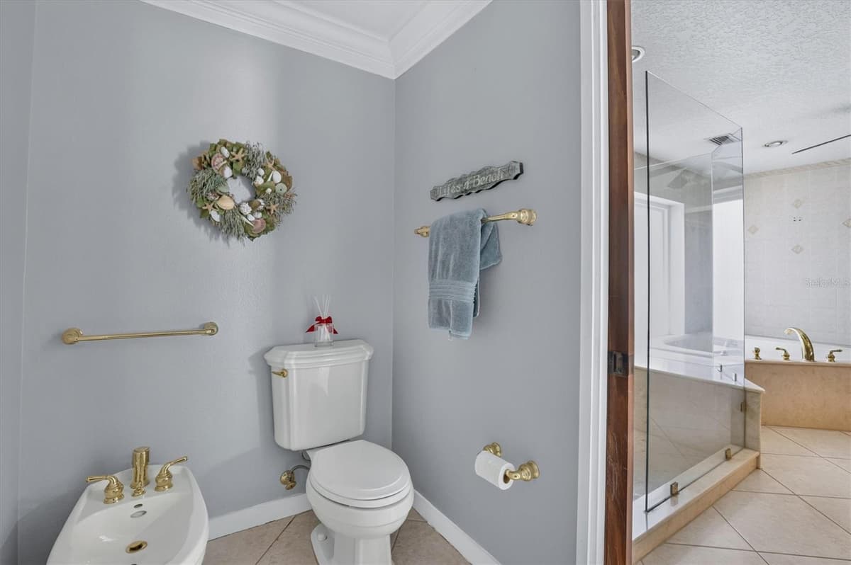 306 OAK ESTATES DRIVE — photo 24 of 70
