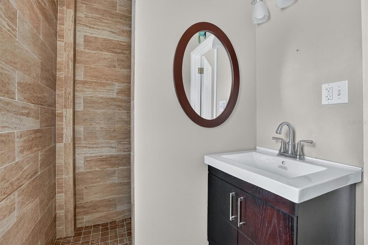 306 OAK ESTATES DRIVE — photo 47 of 70