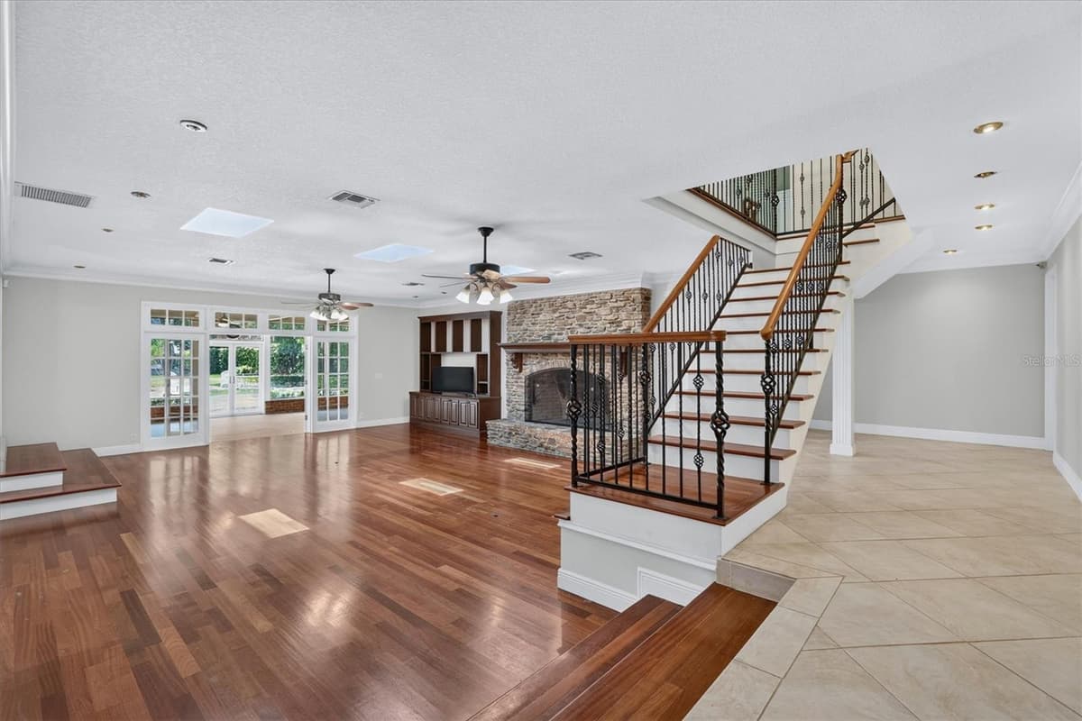 306 OAK ESTATES DRIVE — photo 16 of 70