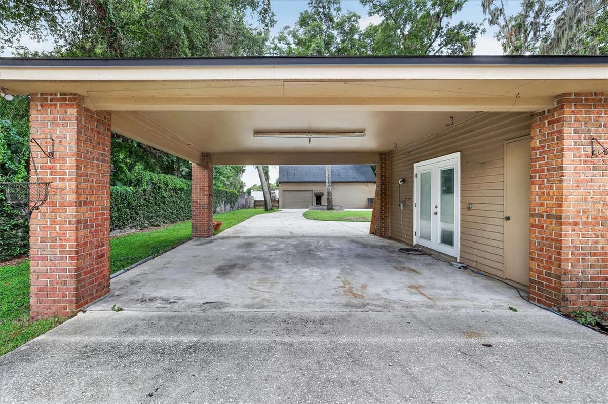 306 OAK ESTATES DRIVE — photo 48 of 70