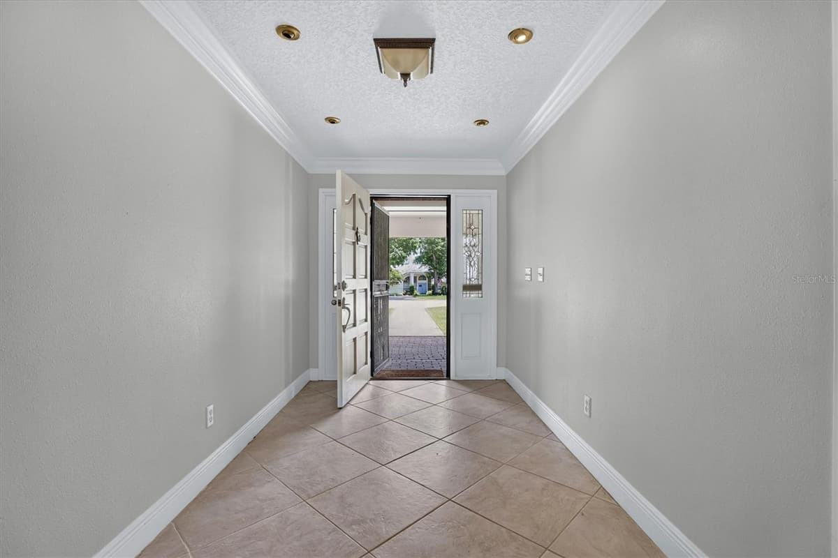306 OAK ESTATES DRIVE — photo 10 of 70
