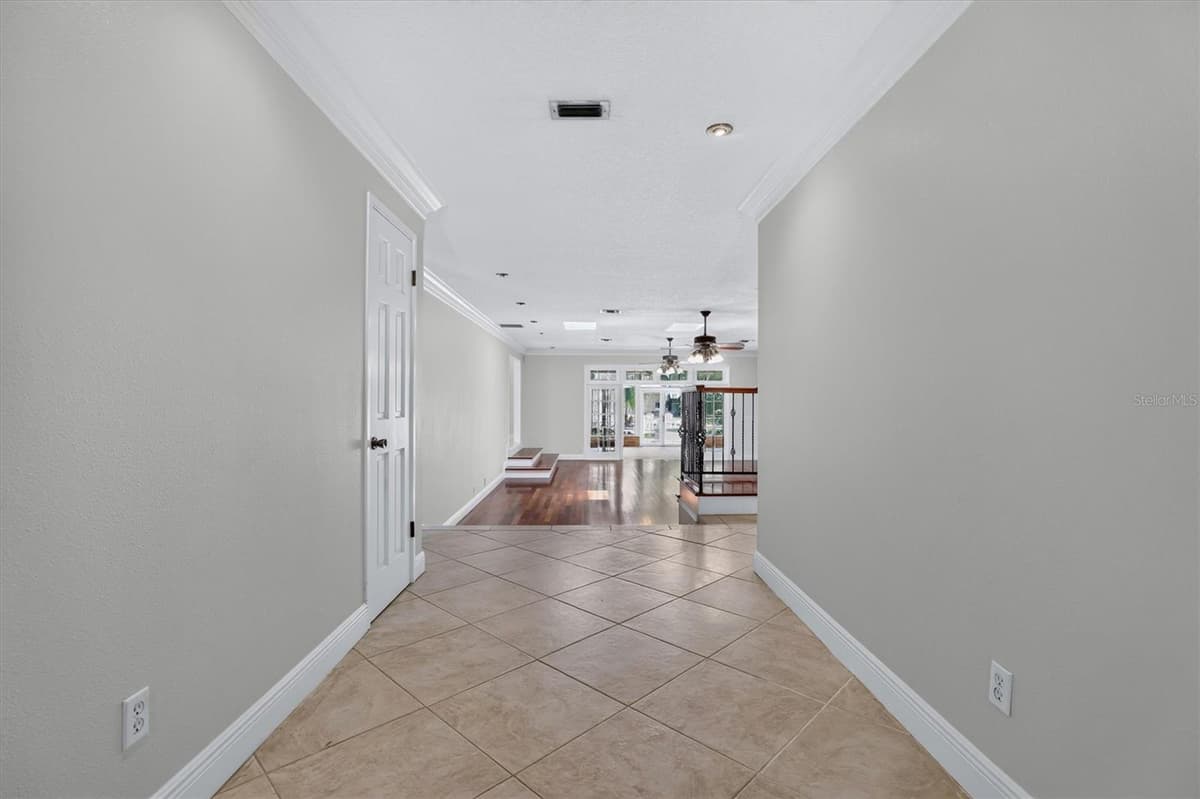 306 OAK ESTATES DRIVE — photo 11 of 70