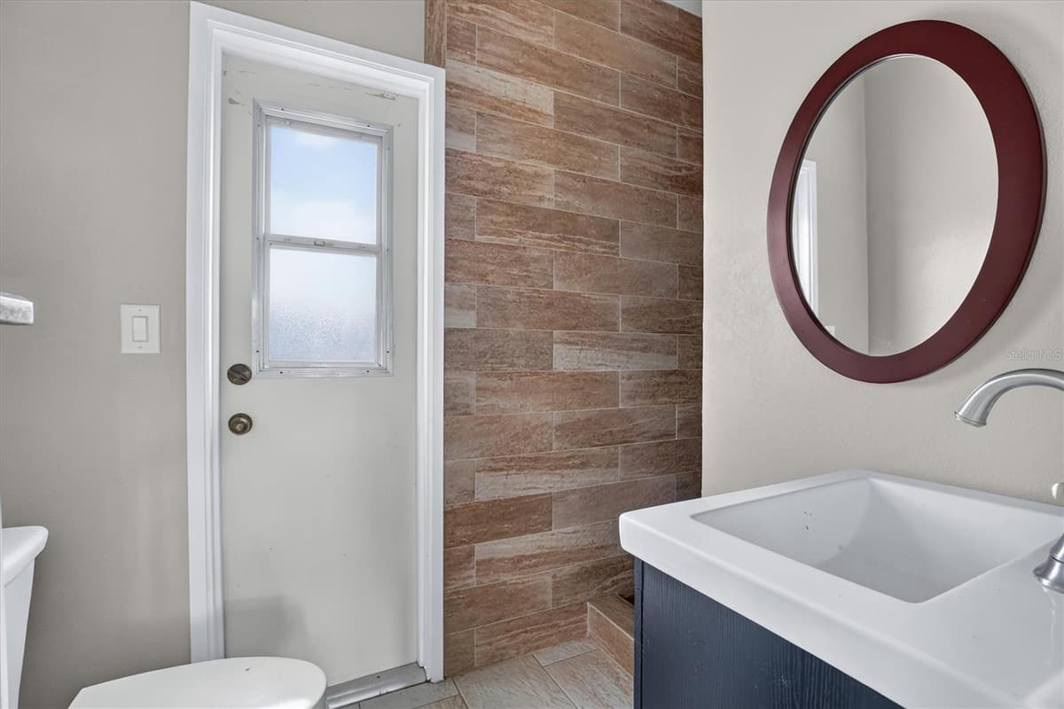 306 OAK ESTATES DRIVE — photo 46 of 70