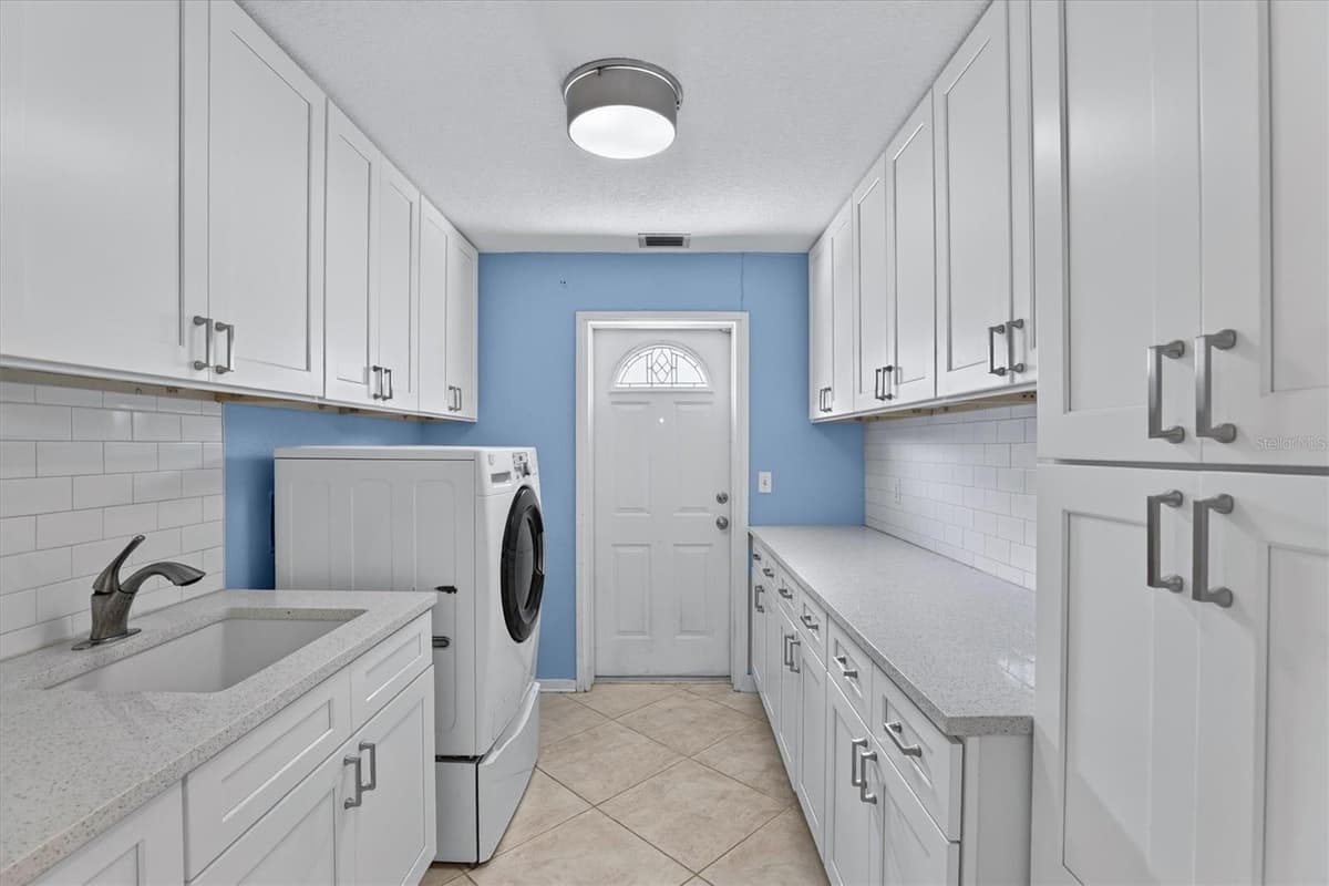 306 OAK ESTATES DRIVE — photo 33 of 70
