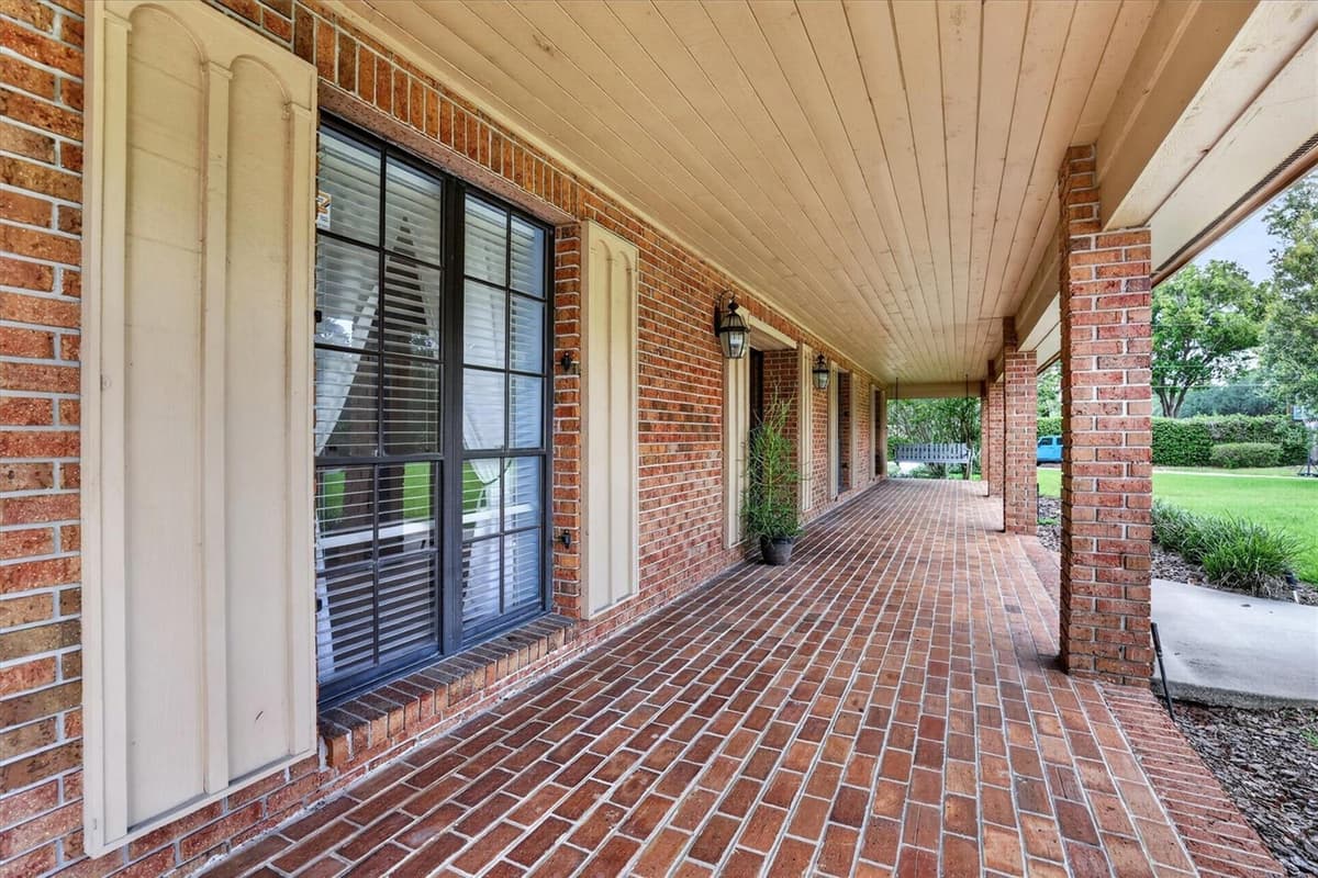 306 OAK ESTATES DRIVE — photo 8 of 70