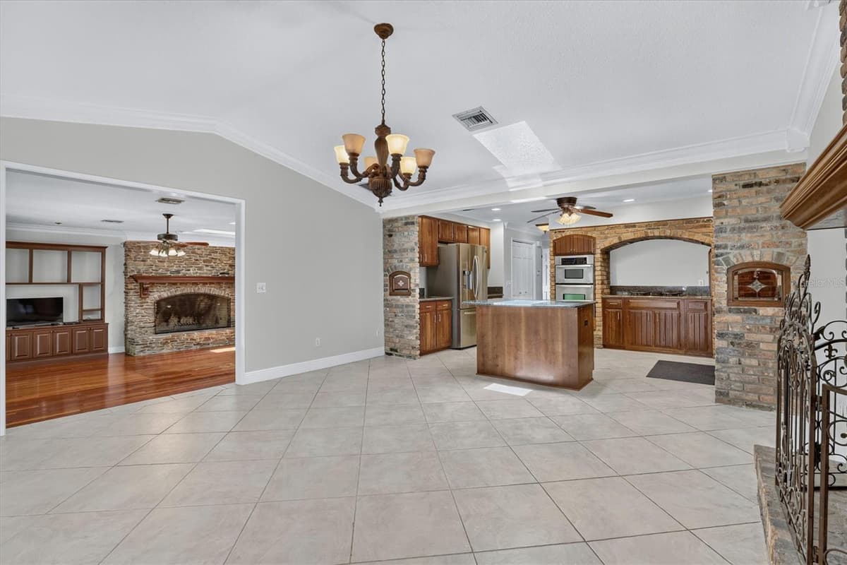 306 OAK ESTATES DRIVE — photo 18 of 70