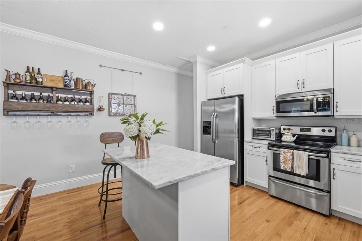 314 COMANCHE AVENUE — photo 15 of 33