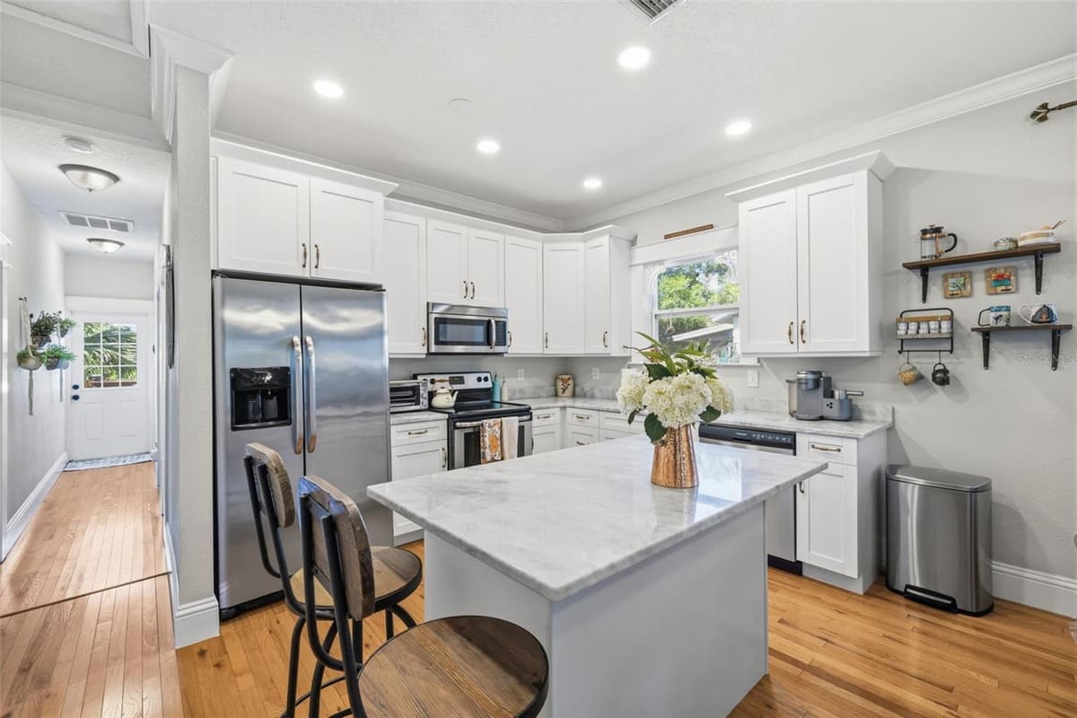 314 COMANCHE AVENUE — photo 12 of 33