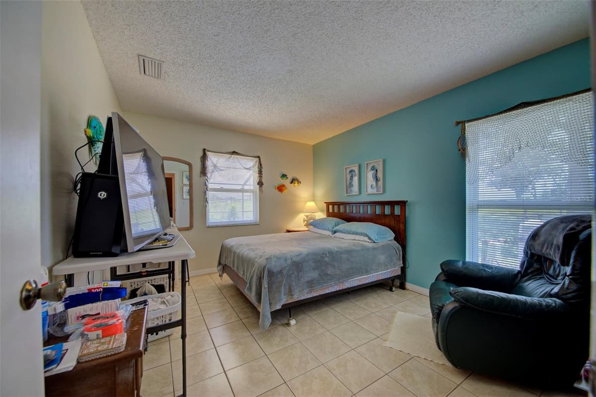 4441 CHAMBER COURT — photo 9 of 40