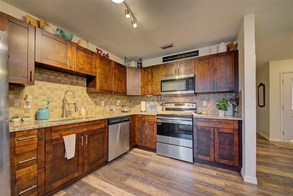 4441 CHAMBER COURT — photo 24 of 40