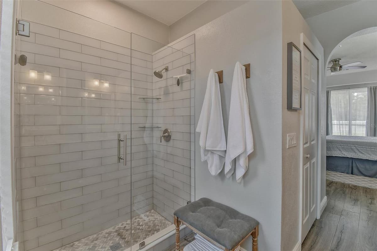 8706 LINEBROOK DRIVE — photo 22 of 41