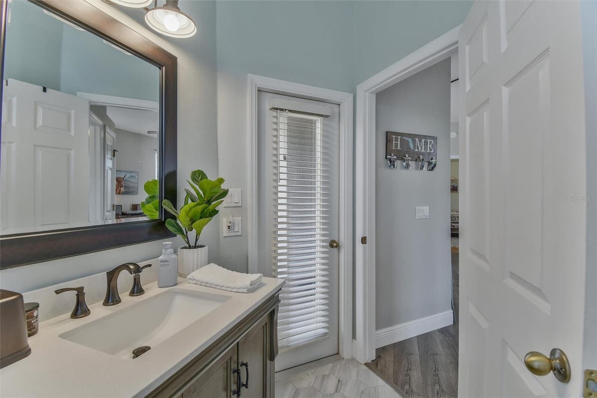 8706 LINEBROOK DRIVE — photo 27 of 41