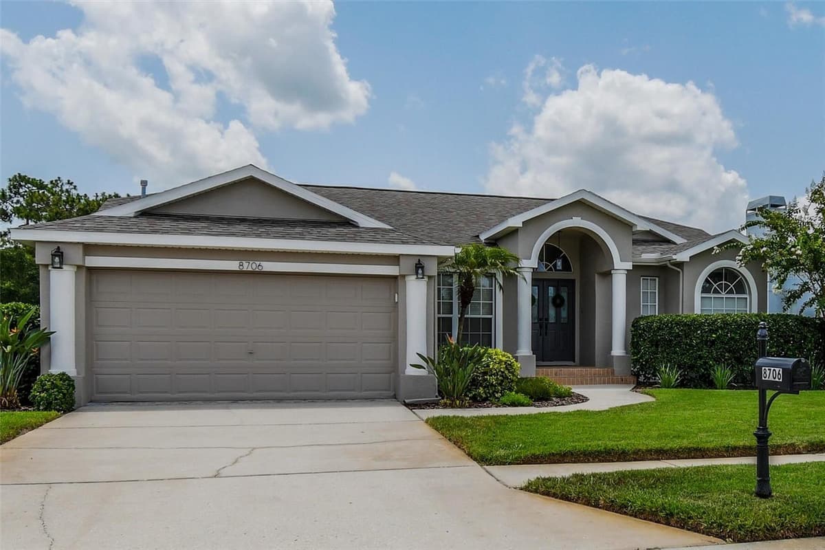 8706 LINEBROOK DRIVE — photo 1 of 41