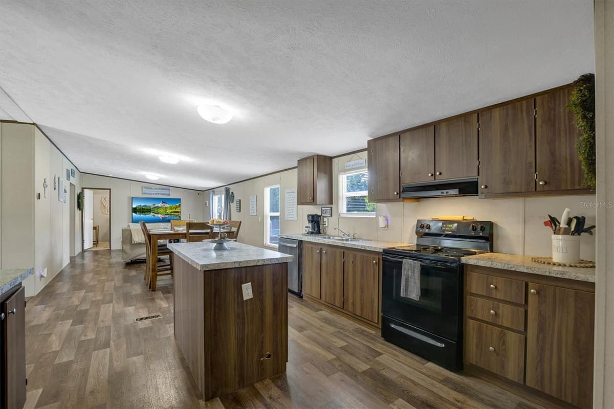 4237 COYOTE TRAIL — photo 11 of 49