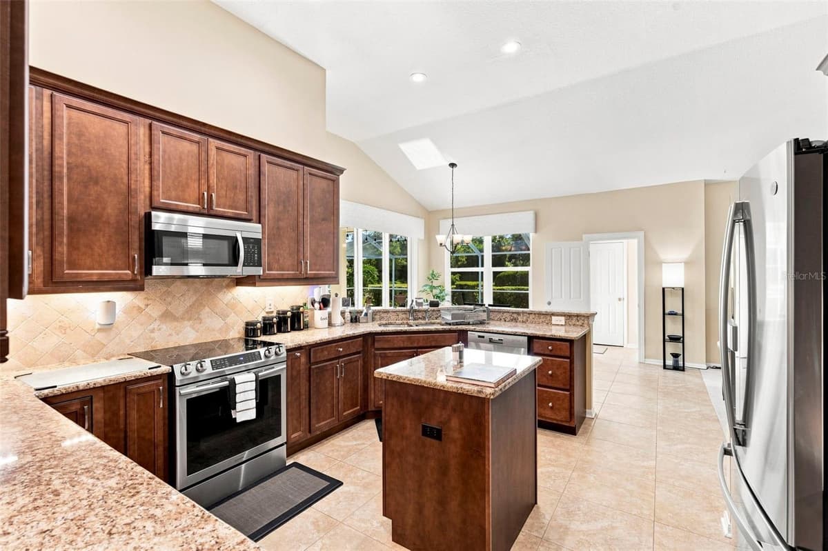 17322 HUBERS COURT — photo 17 of 43