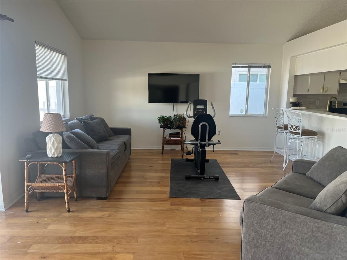 2930 SHANNON CIR — photo 5 of 15