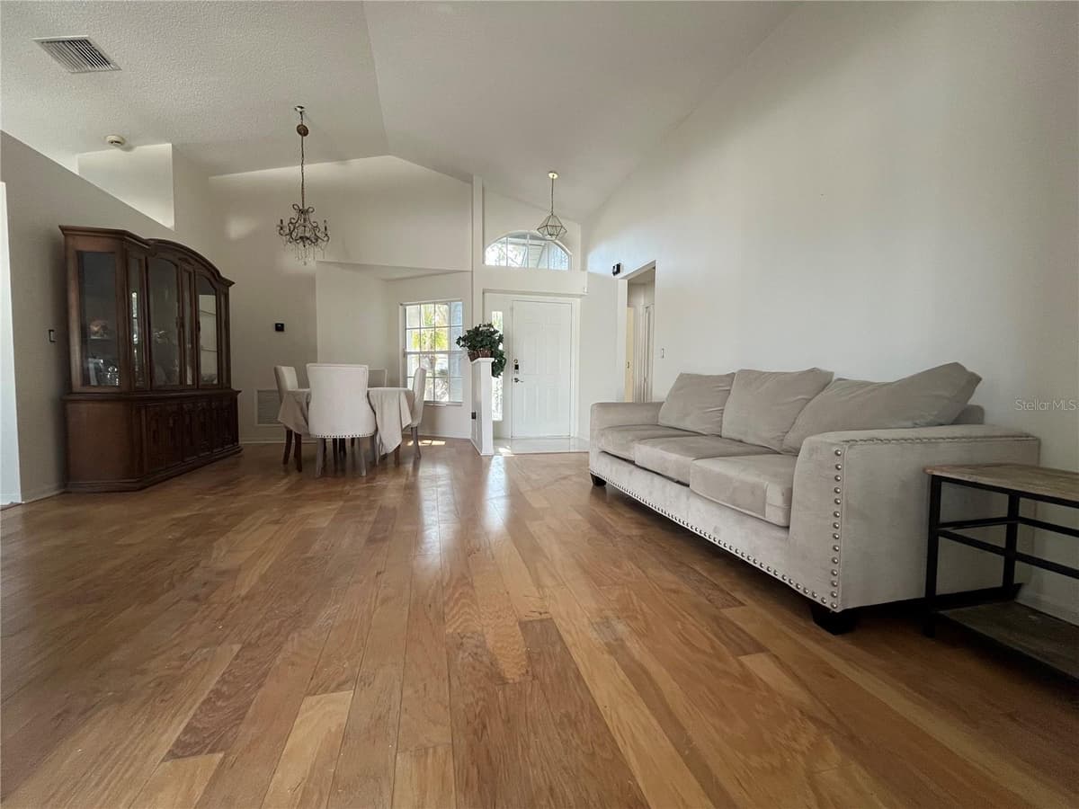 2930 SHANNON CIR — photo 4 of 15