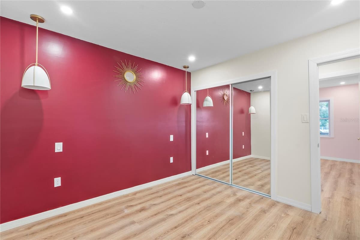 607 WALNUT DRIVE — photo 8 of 13