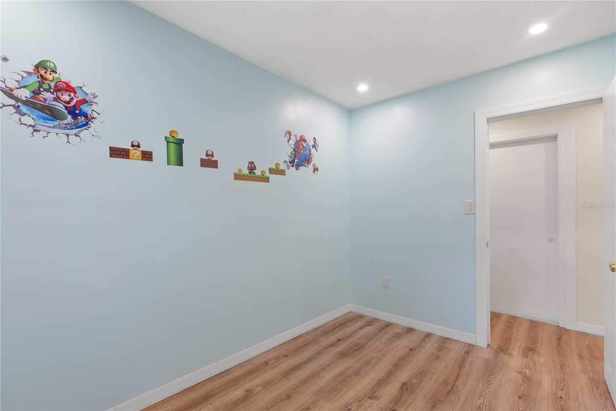 607 WALNUT DRIVE — photo 12 of 13
