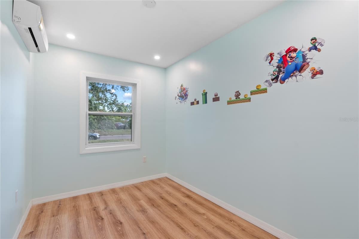 607 WALNUT DRIVE — photo 11 of 13