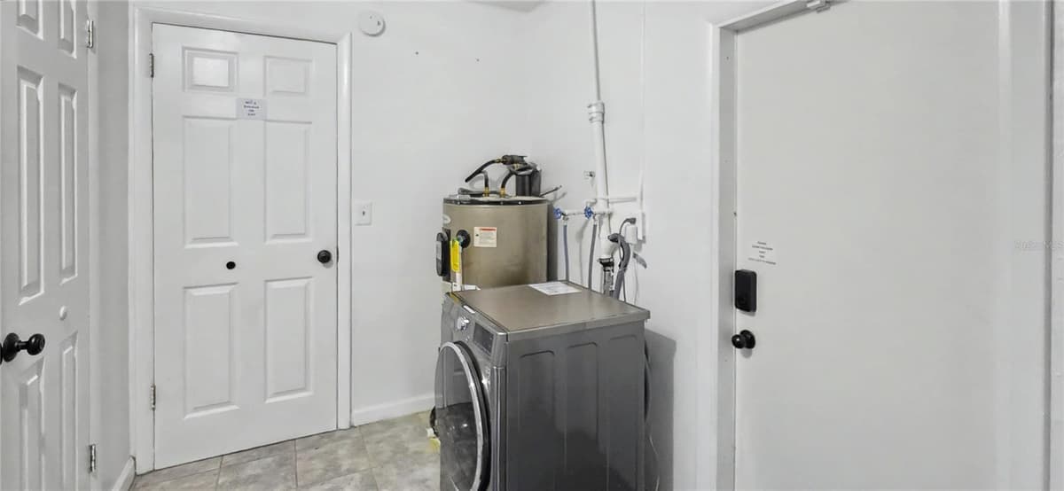 3087 DUANE AVENUE — photo 19 of 30