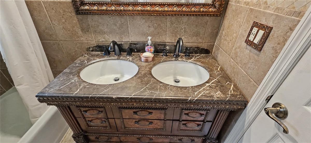 3087 DUANE AVENUE — photo 14 of 30