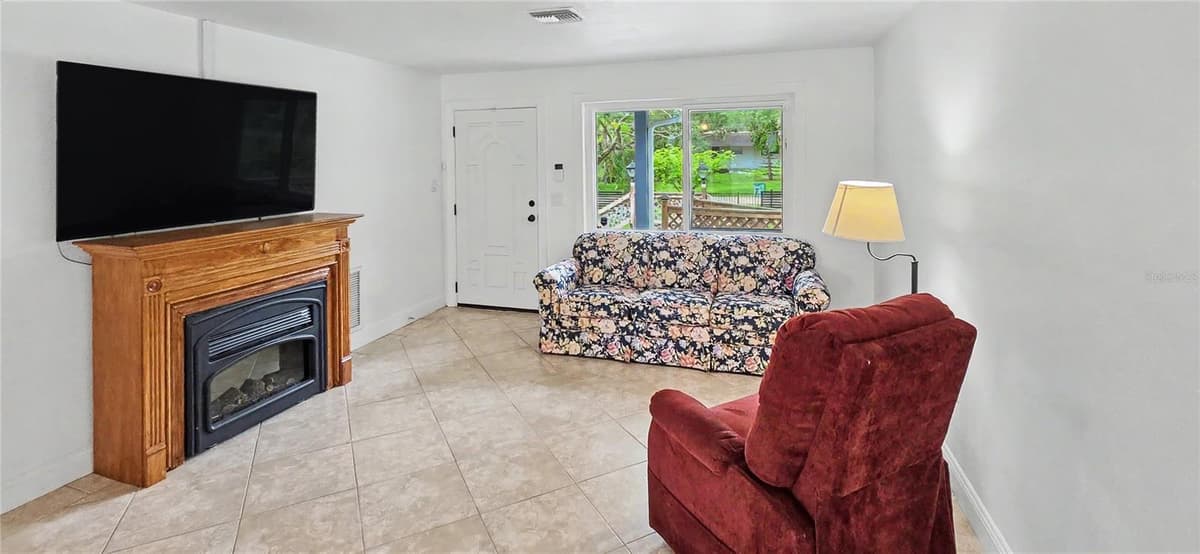 3087 DUANE AVENUE — photo 5 of 30