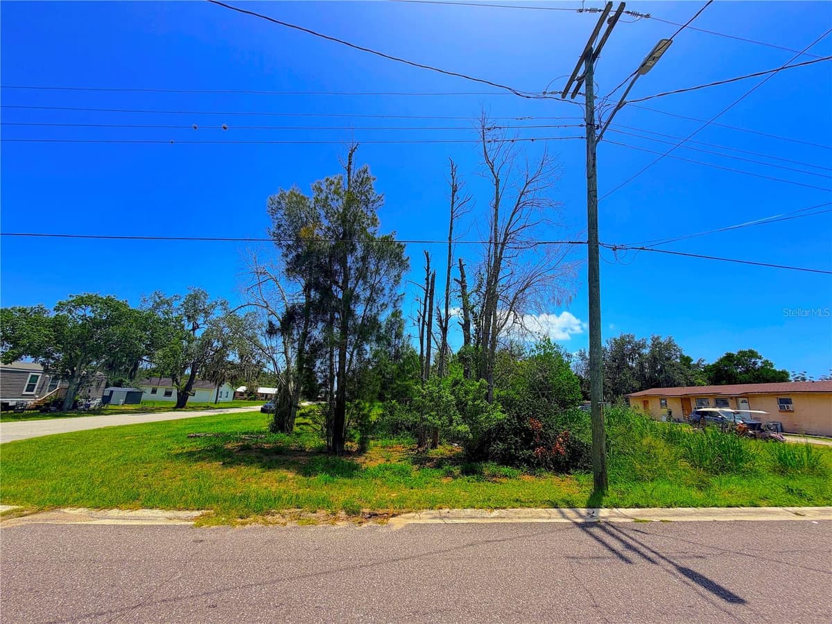 925 GRAND AVENUE — photo 1 of 5