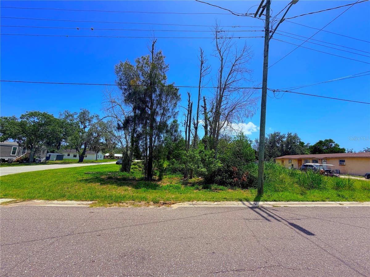 925 GRAND AVENUE — photo 4 of 5