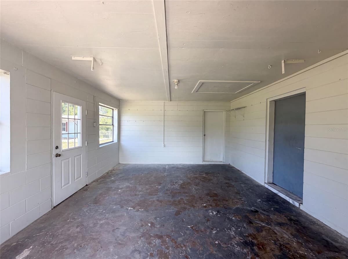 417 CALUMET ROAD — photo 13 of 15