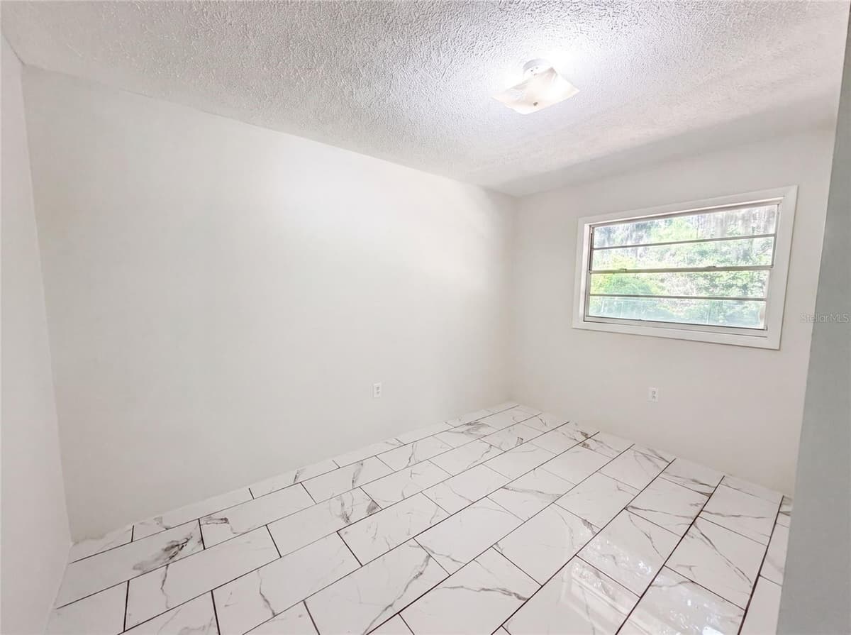 417 CALUMET ROAD — photo 9 of 15