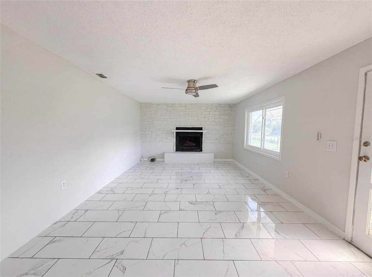 417 CALUMET ROAD — photo 3 of 15