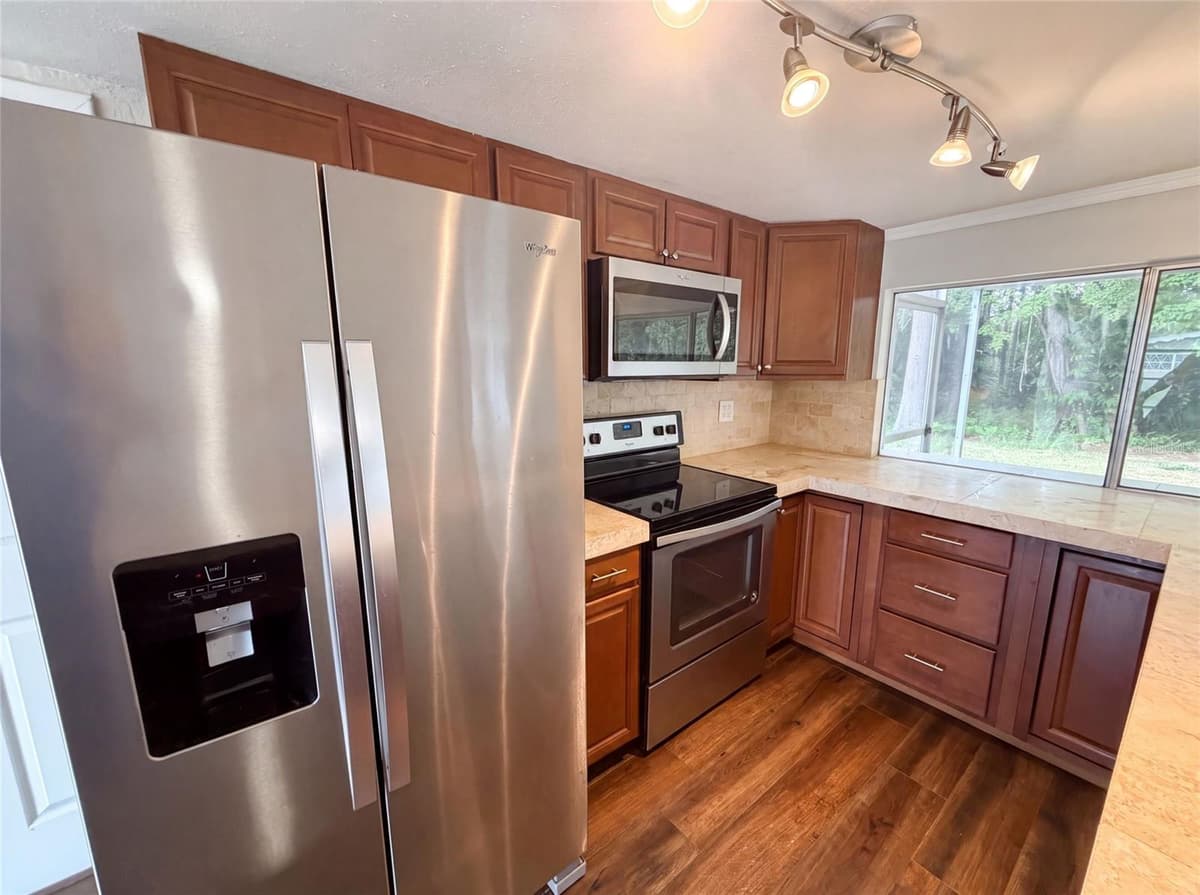 3400 BAINBRIDGE DRIVE — photo 11 of 27