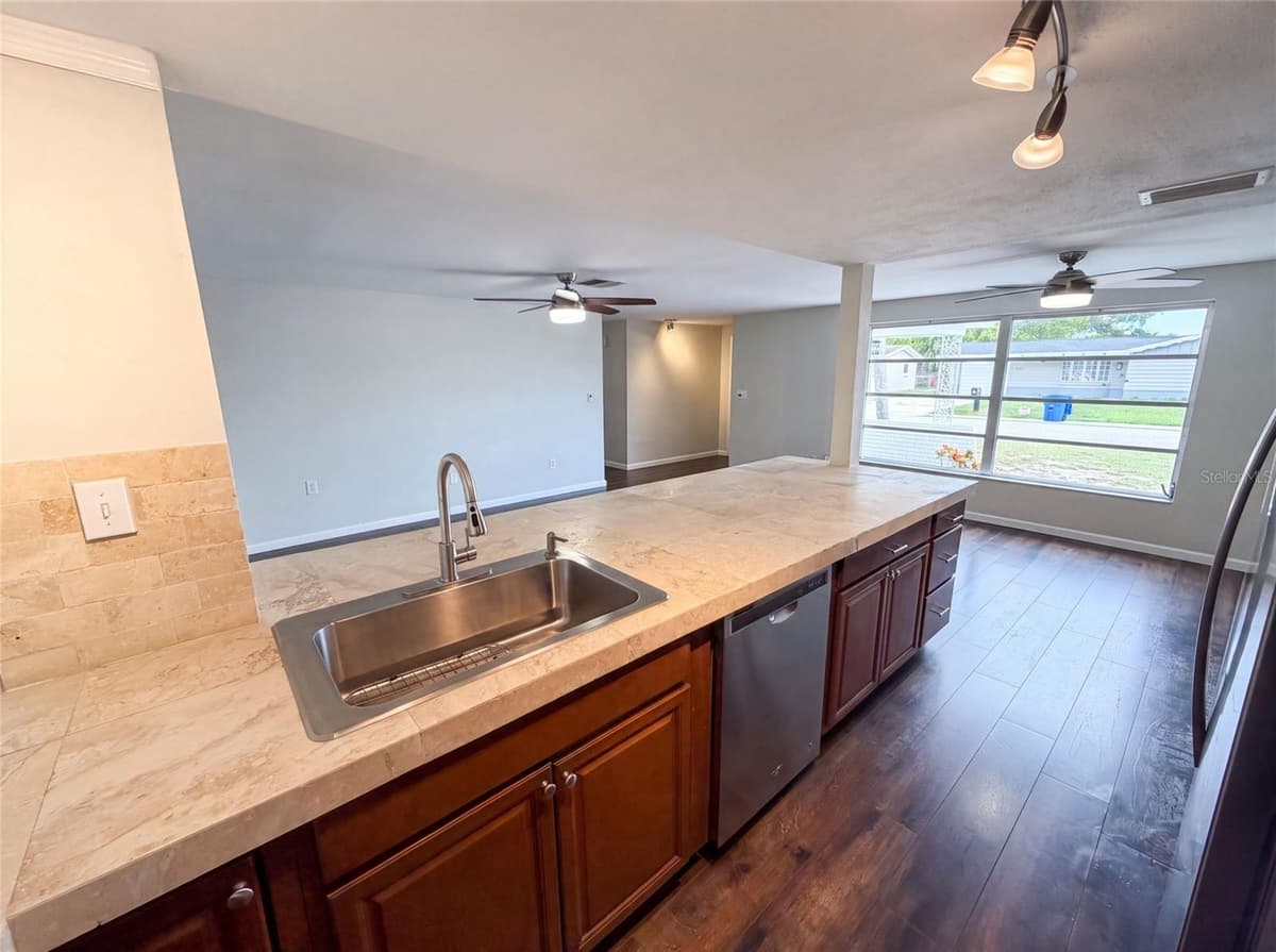 3400 BAINBRIDGE DRIVE — photo 12 of 27