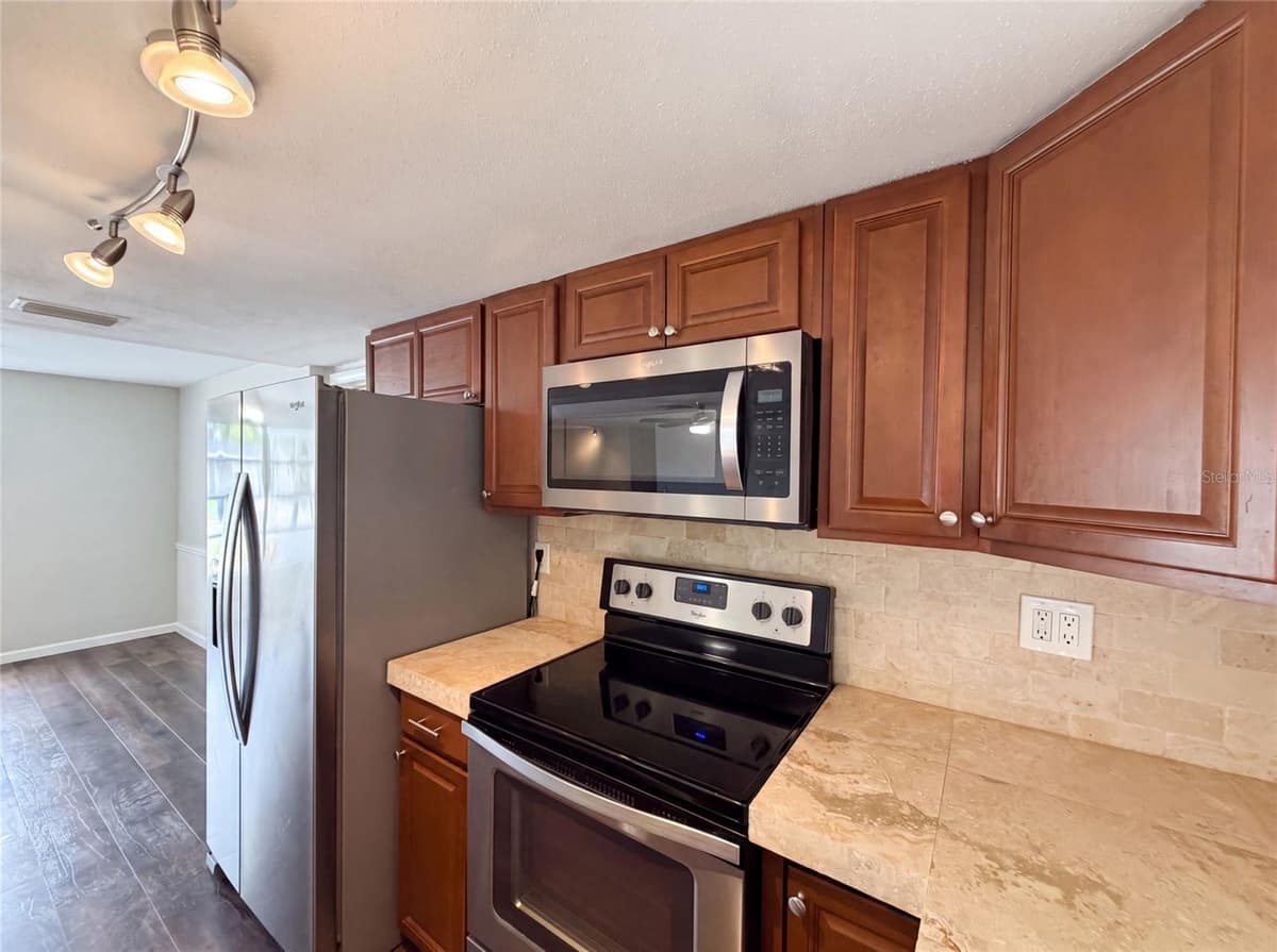 3400 BAINBRIDGE DRIVE — photo 14 of 27