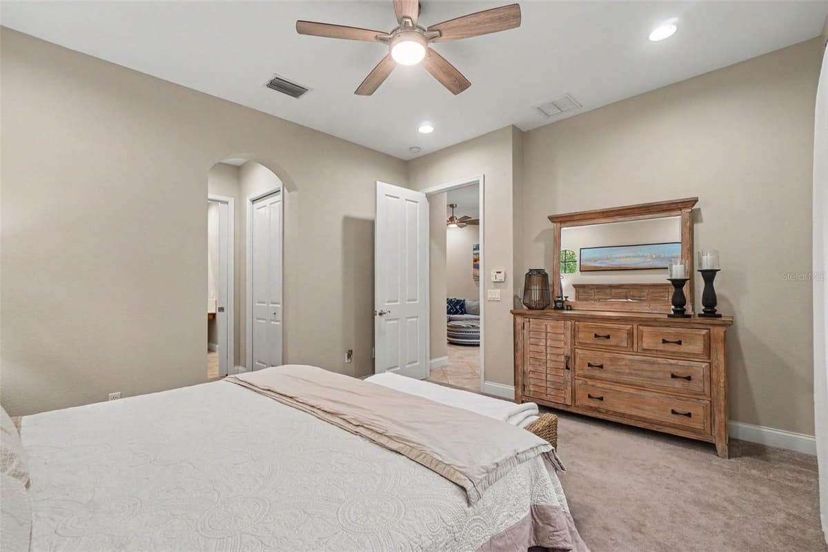 6103 25TH STREET — photo 15 of 35