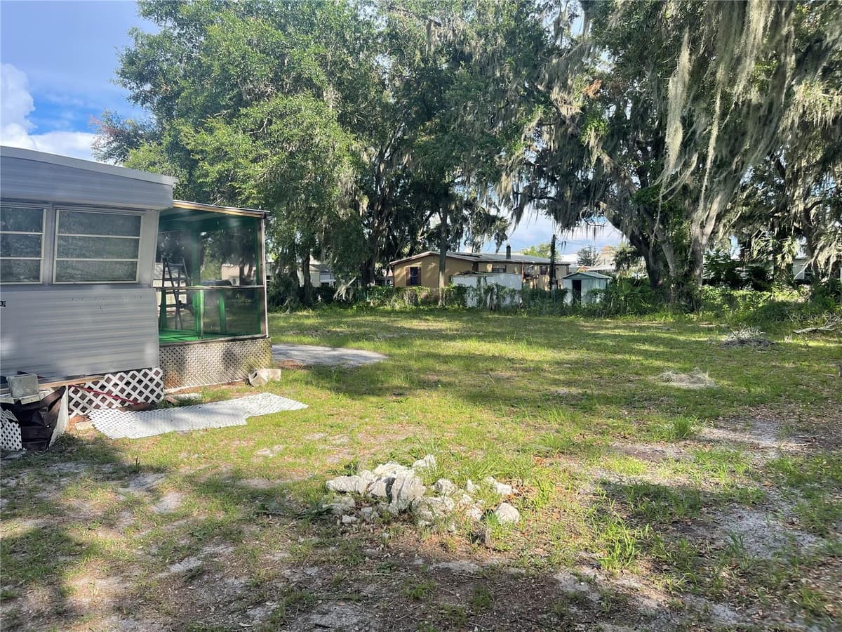 817 PARKS STREET — photo 7 of 9