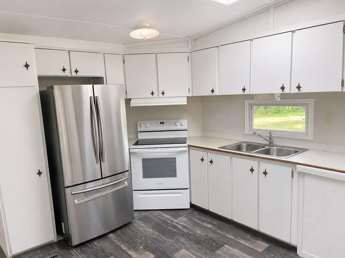 817 PARKS STREET — photo 2 of 9