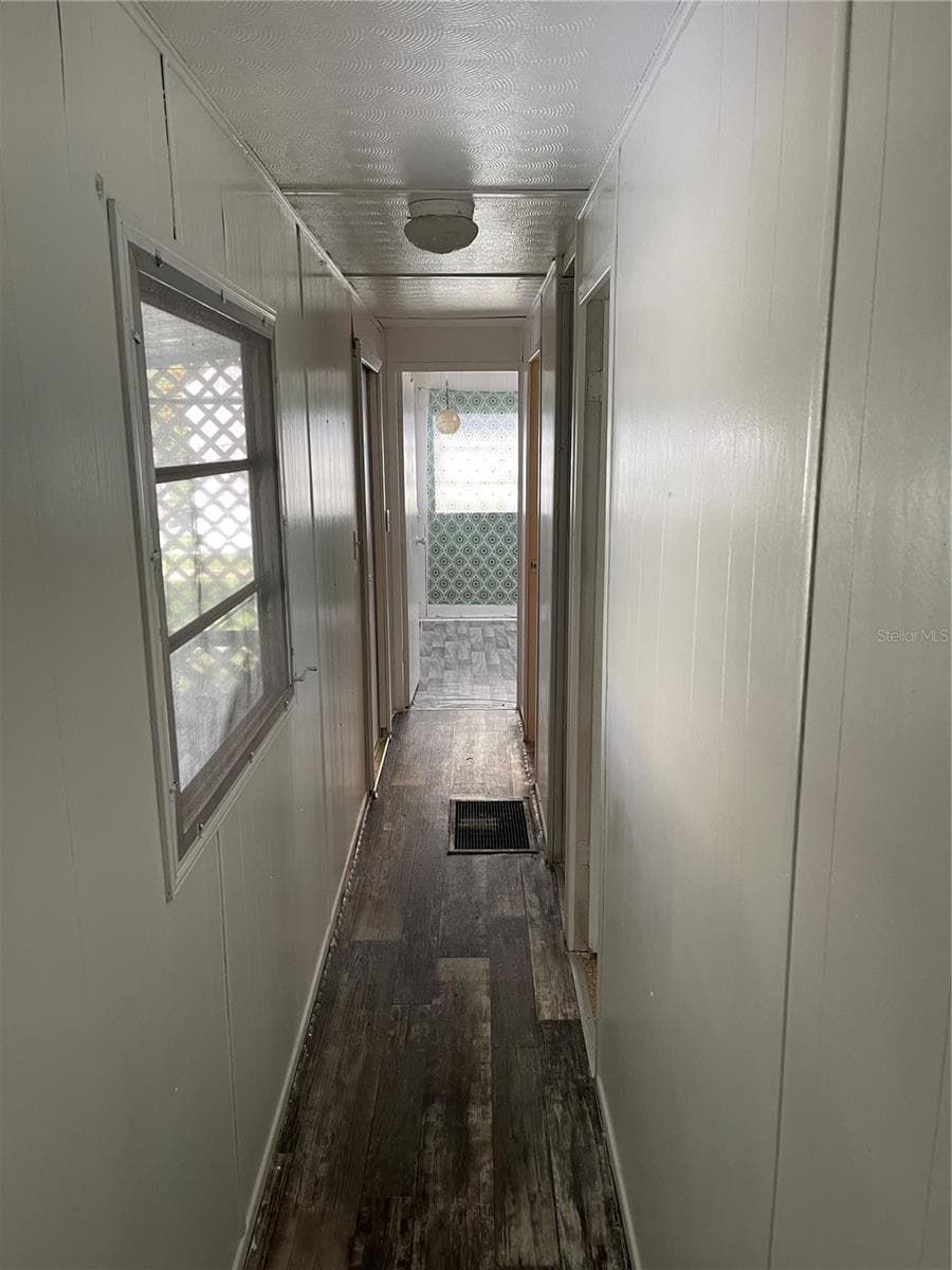 817 PARKS STREET — photo 4 of 9