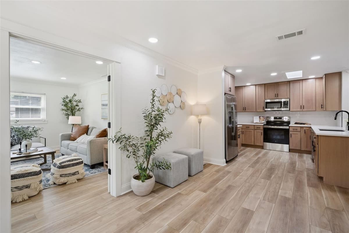370 SULTANA LANE — photo 15 of 31