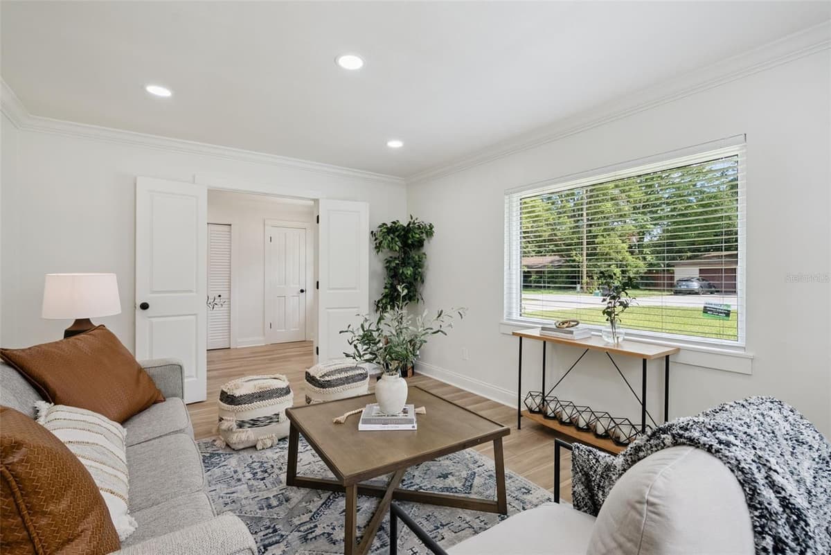 370 SULTANA LANE — photo 5 of 31