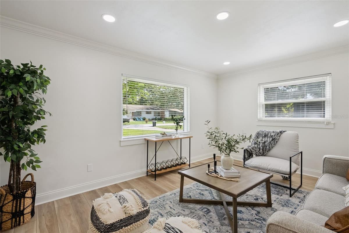 370 SULTANA LANE — photo 6 of 31