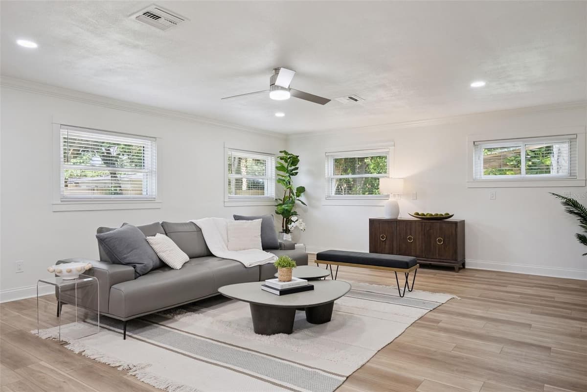 370 SULTANA LANE — photo 9 of 31