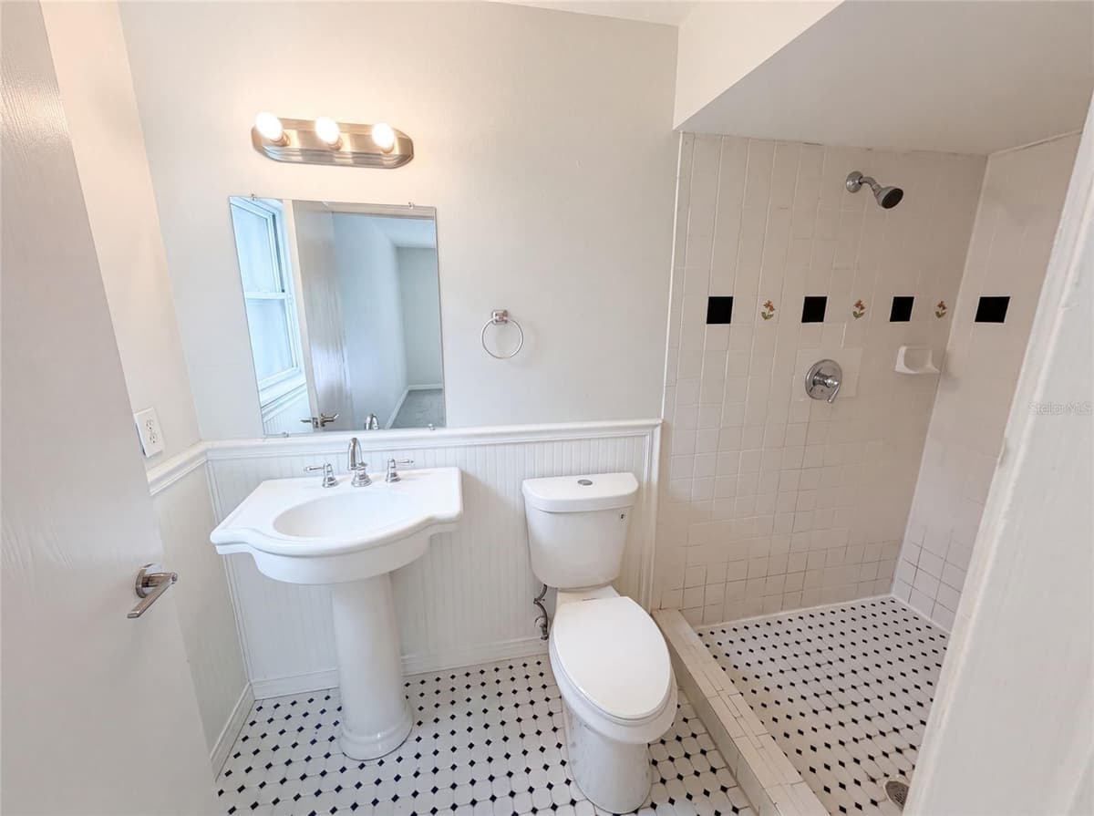963 SEQUOIA DRIVE — photo 18 of 28