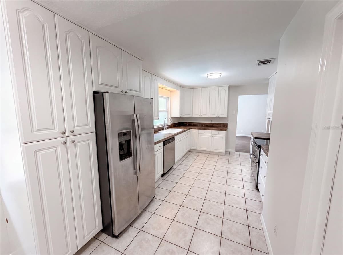 963 SEQUOIA DRIVE — photo 11 of 28